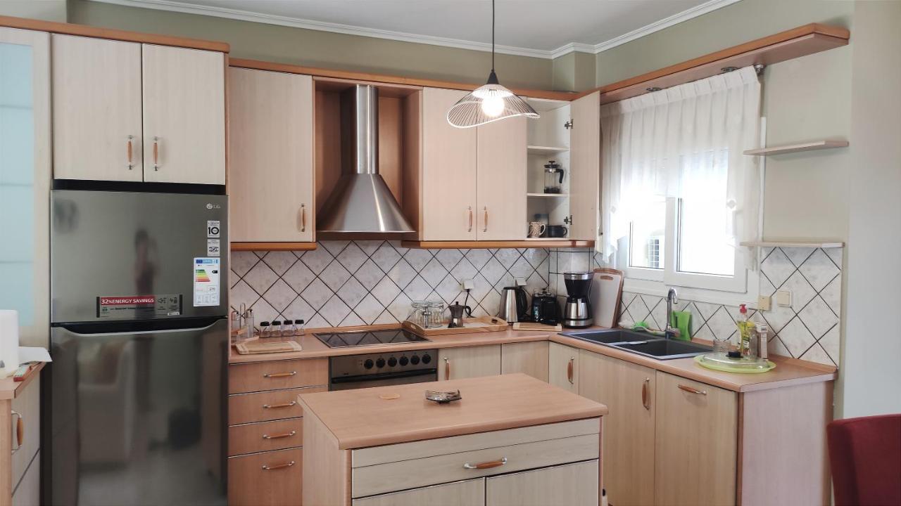 The Golden Guest House Peraía Екстериор снимка