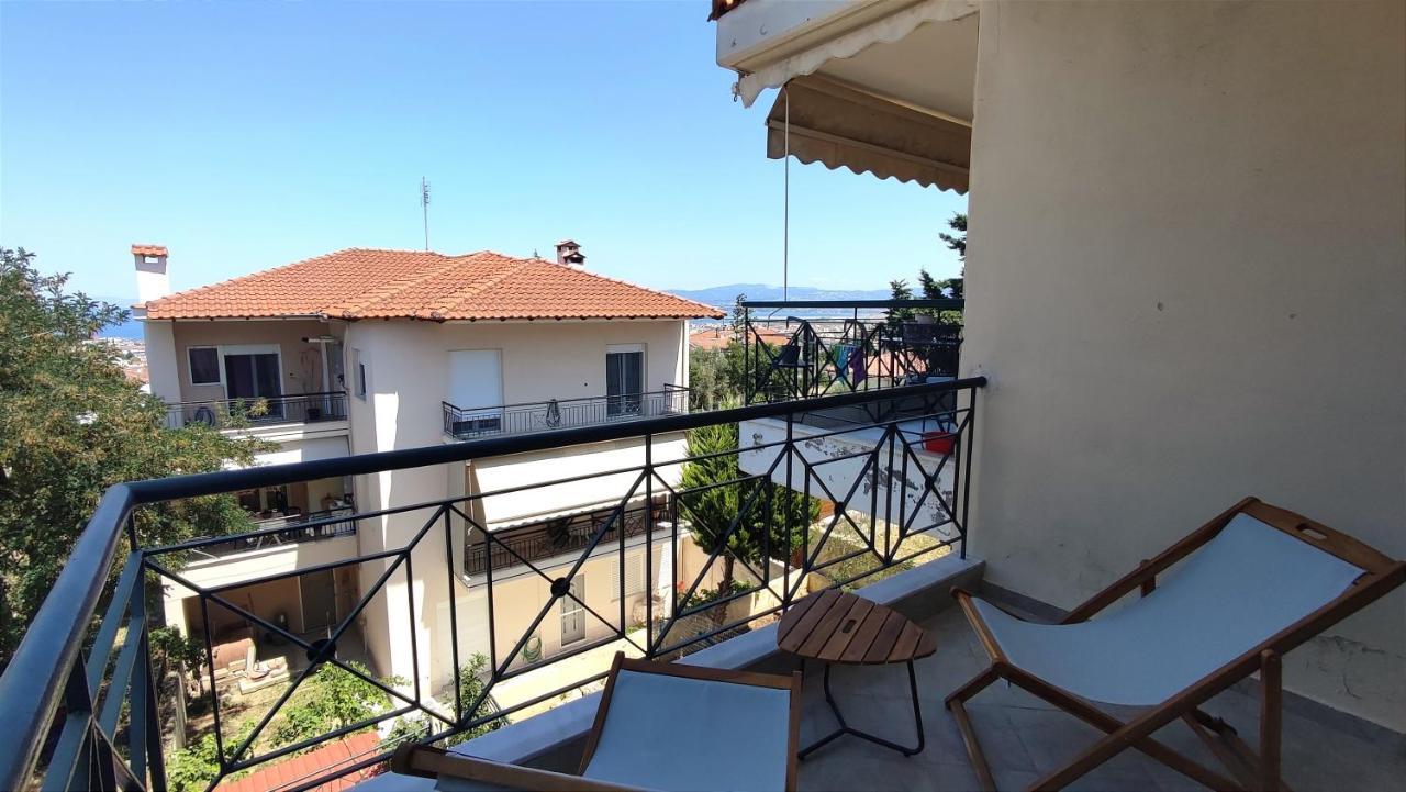 The Golden Guest House Peraía Екстериор снимка